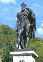 Statuia Hercules