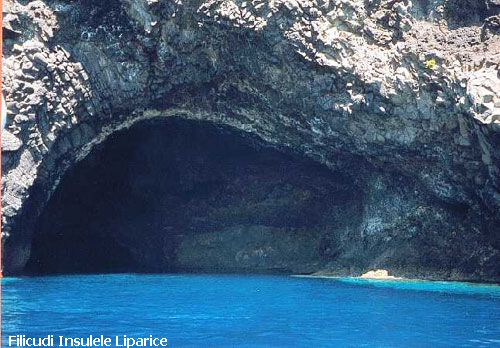 Vacanta in Filicudi, Insulele Liparice, vacante de vis, calatorie, insule si locuri de scufundat, top plaje de vis